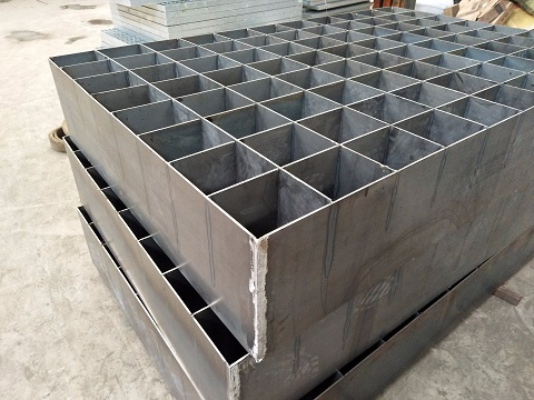 SCR脱硝装置中整流格栅的设计